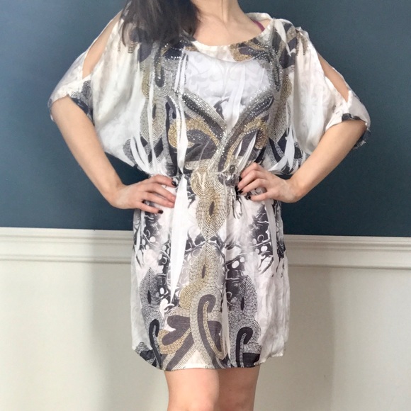 Patterned light weight shift dress. - Picture 4 of 8